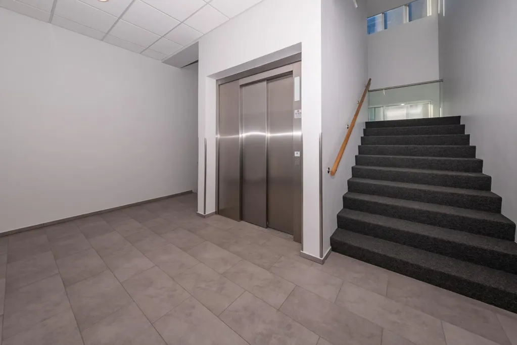 Ingresso - Office Space with Sea View in Reykjavik