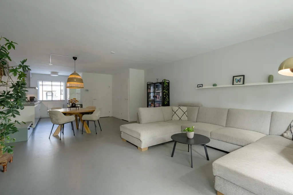 Elutuba - Spacious Semi-detached House with Garden in Leerdam