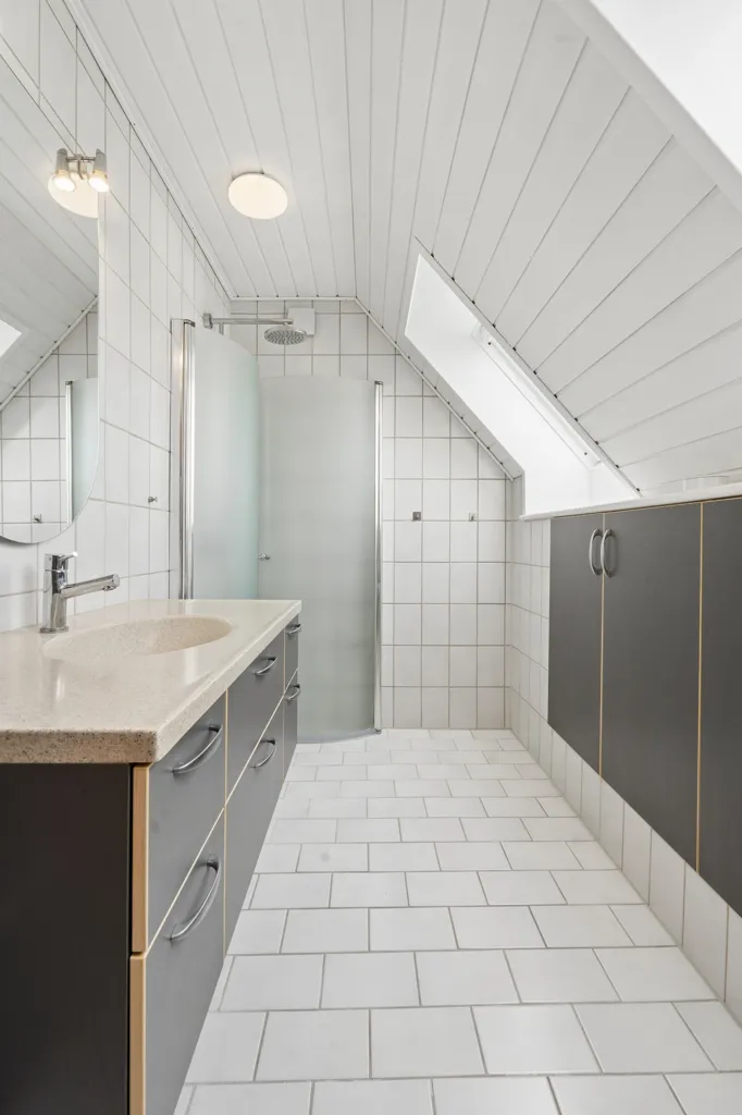 Salles de bain - Rustic Villa with Garden in Kristrup