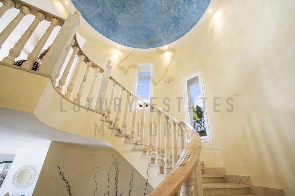 Rooms - Partially Renovated Villa with Ocean Views in Camp de Mar