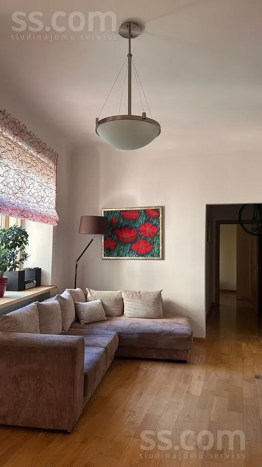 Elutuba - Renovated Apartment with Courtyard View in Riga Centre