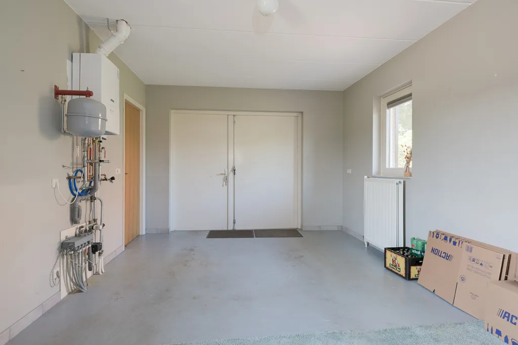 Garage - Villa with Garden and Pool in Westendorp