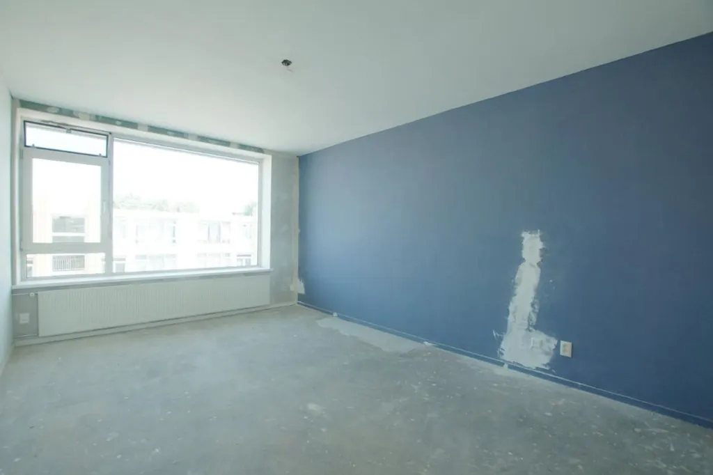 Pièces - 3-Bedroom Apartment with Balcony in Charlois