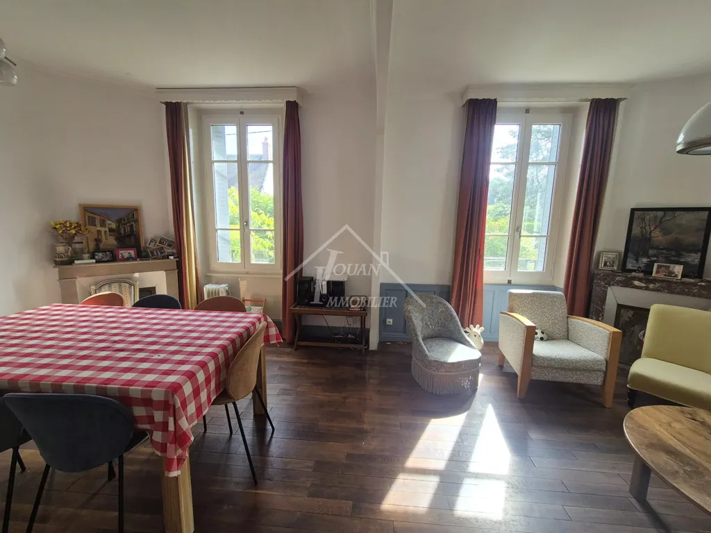 Söögituba - Charming House with Garden in Lalizolle
