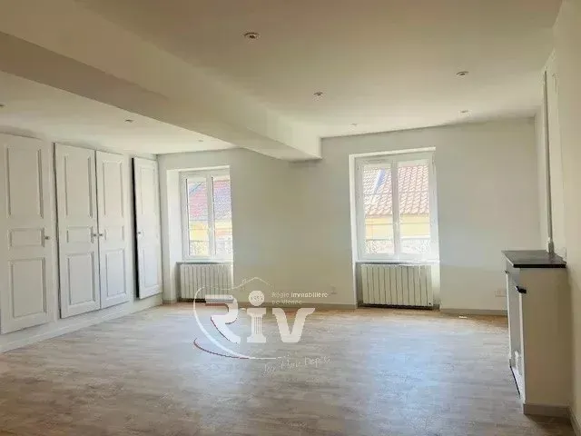 Pièces - Appartement Rénové avec Séjour Lumineux à Bourgoin-Jallieu