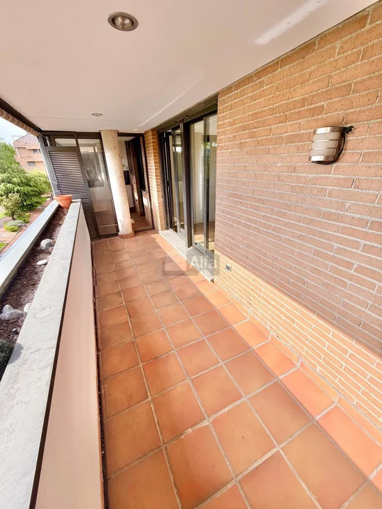 Rõdu - Modern Flat with Terrace in Prado de Somosaguas