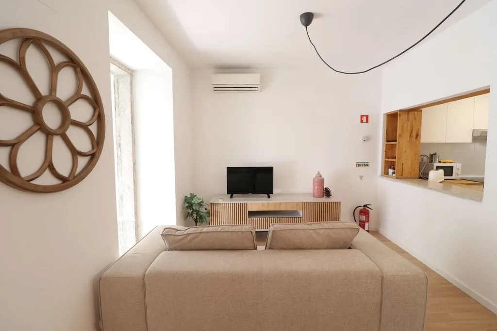 Séjour - Renovated T1+1 Apartment in Lisbon