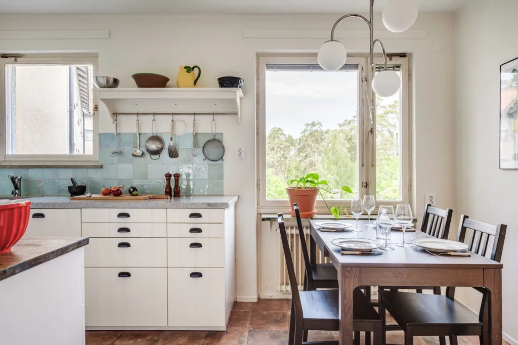 Cuisine - Charming 3-Bedroom with Balcony in Solna