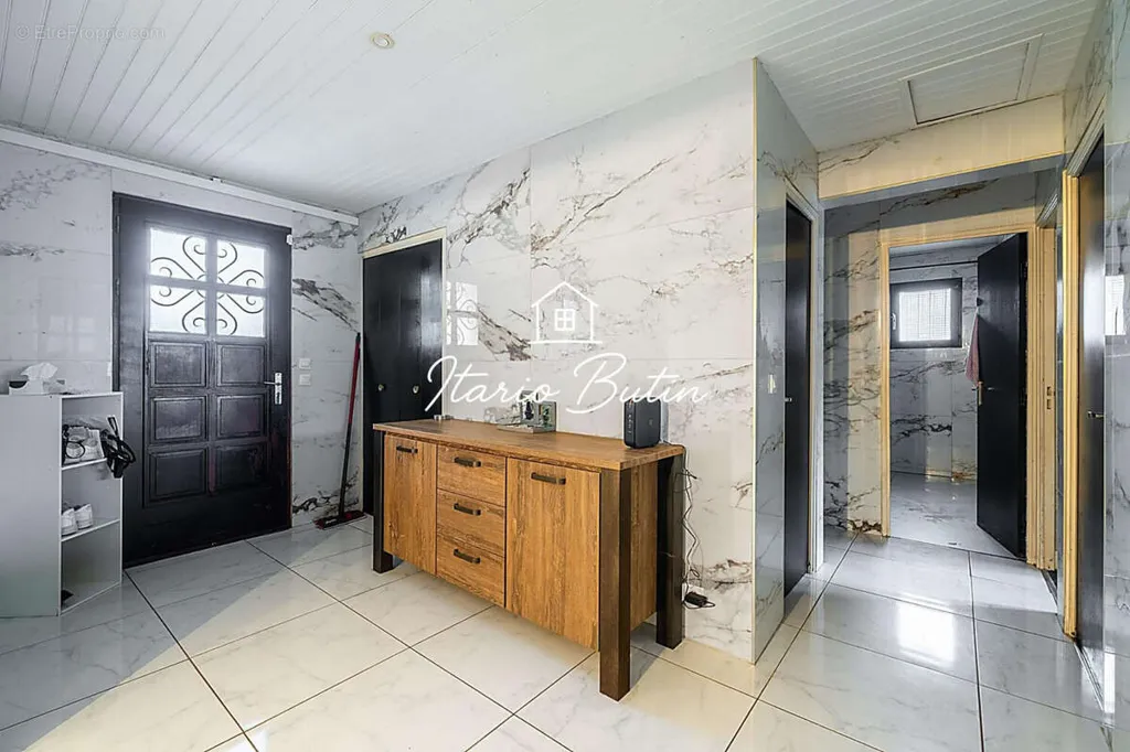 Esik - Contemporary Villa with Pool in Ceyras