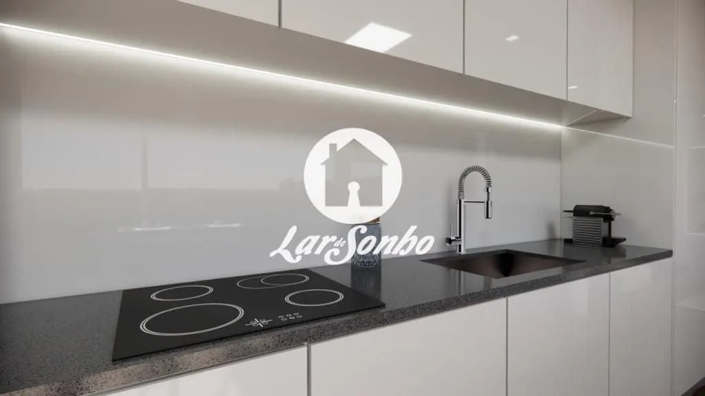 Kitchen - Luxury Villa with River Views in Esposende