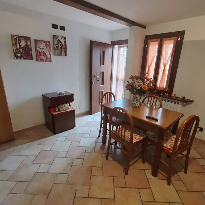 Sala da pranzo - Rustic House with Private Garden in Papozze