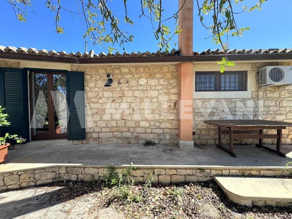 Terrass - Elegant Villa with Pool in Modica