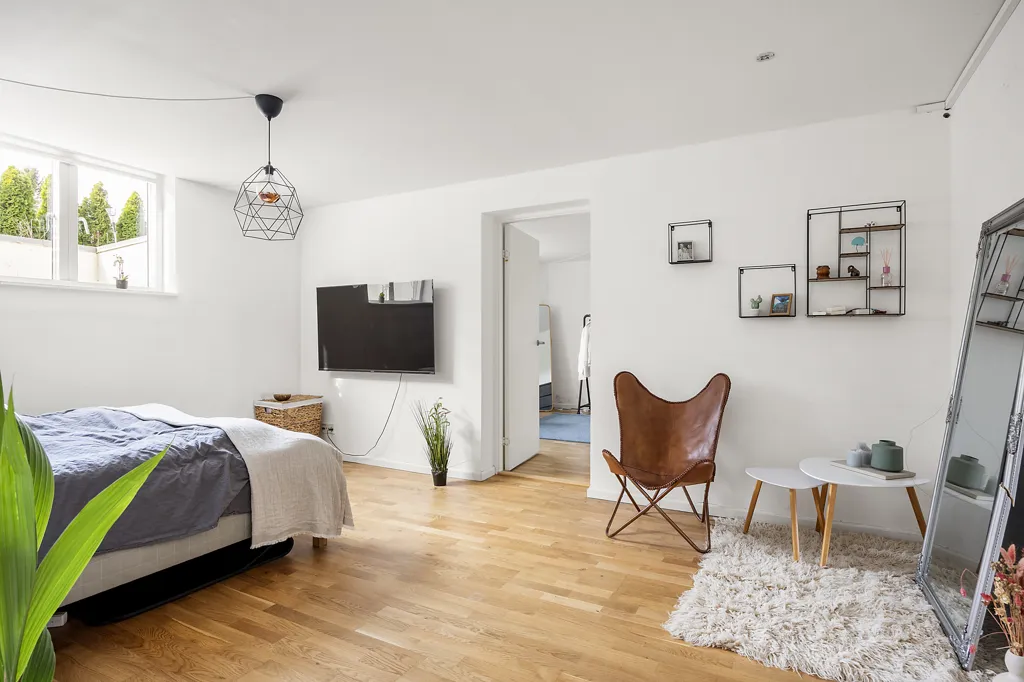 Bedrooms - 1952 Villa with Garden in Gentofte