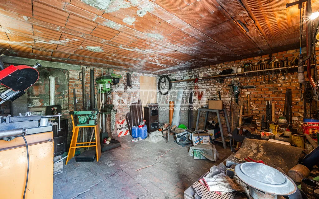 Garaaž - Detached House with Garage in Prignano sulla Secchia