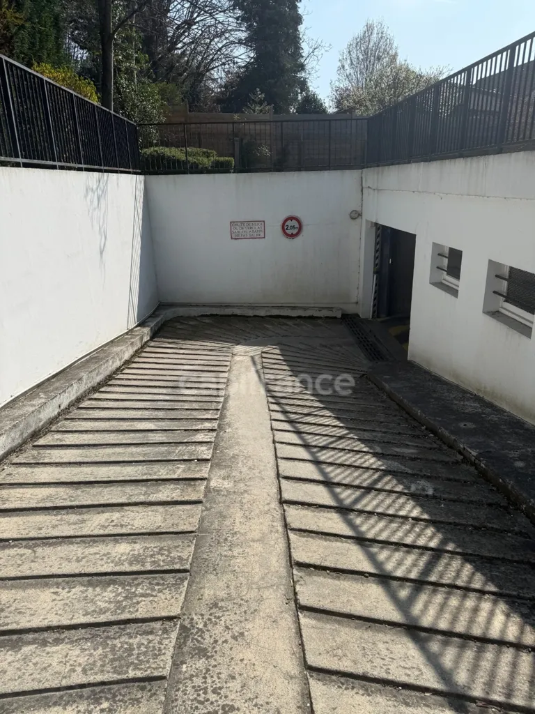 Garage - Appartement F4 Lumineux avec Parking à Montmorency