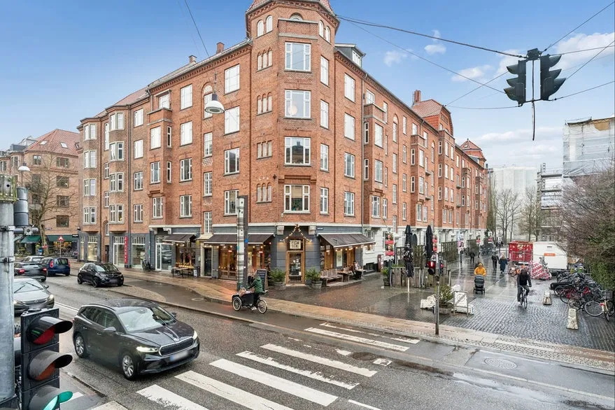 Extérieur - Commercial Unit with Corner Location in Amager