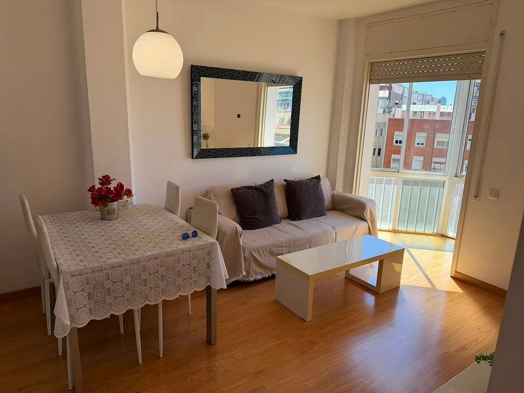 Living Room - Apartment with Balcony in Eixample