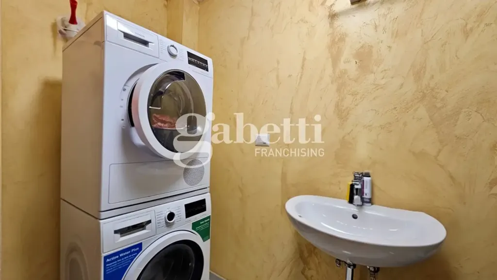 Buanderie - Rustic 4-Room Apartment with Terraces in Florence