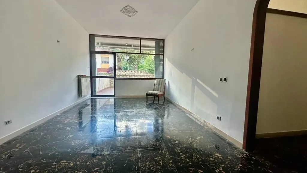 Entrée - Apartment with Private Garden in Carrara