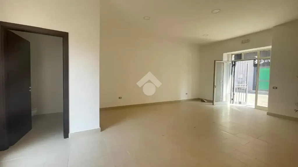Elutuba - Commercial Unit with Recent Renovation in Benevento