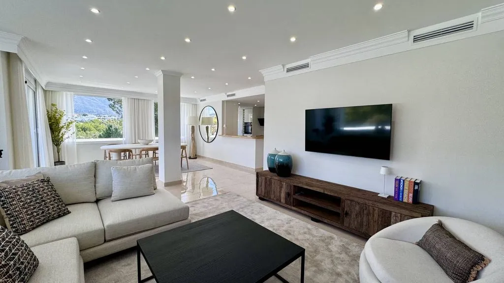 Elutuba - Penthouse with Golf Course Views in Marbella