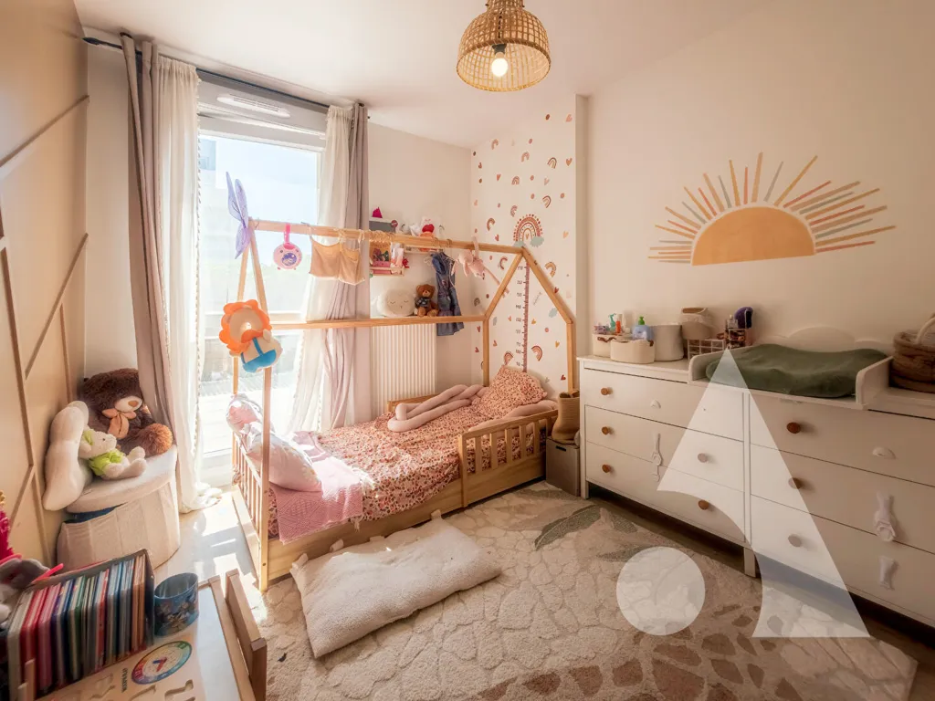 Bedrooms - Flat with Large Terrace in Urban Area
