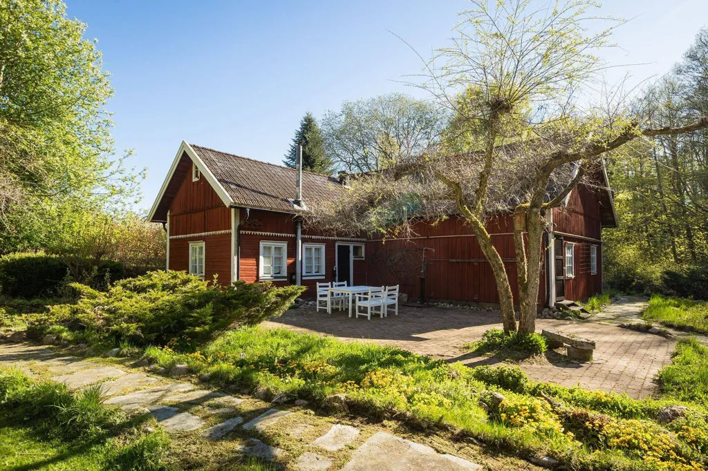 Jardin - Generations Home with Multiple Buildings in Ödeshög