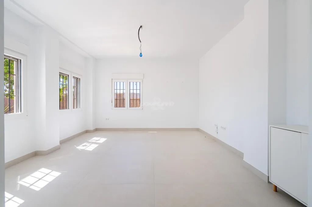 Pièces - Independent Chalet with Pool in Almería Centre