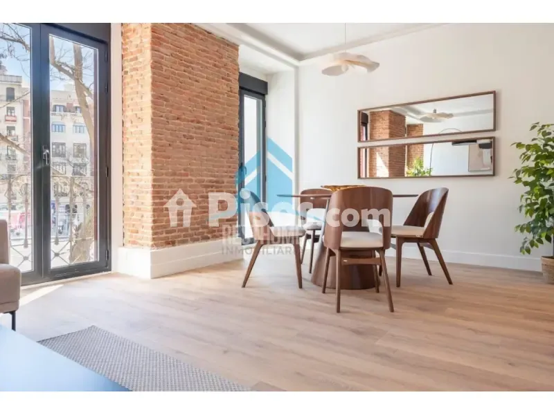 Salle à manger - Fully Furnished Flat with Balconies in Goya