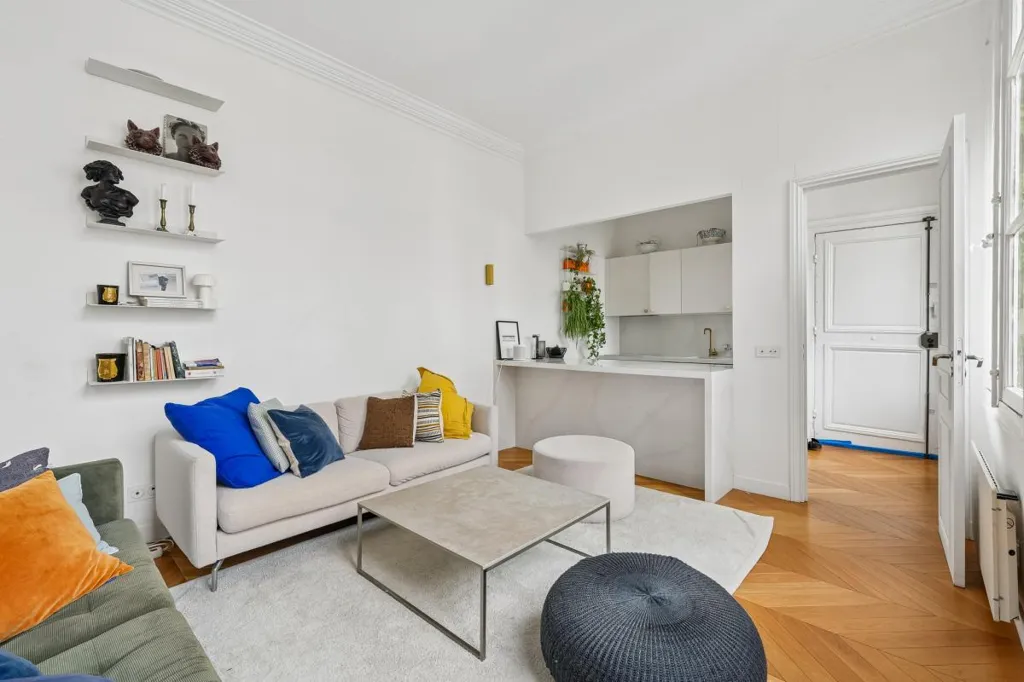 Séjour - Appartement Meublé avec Vue Dégagée à Paris 6ème
