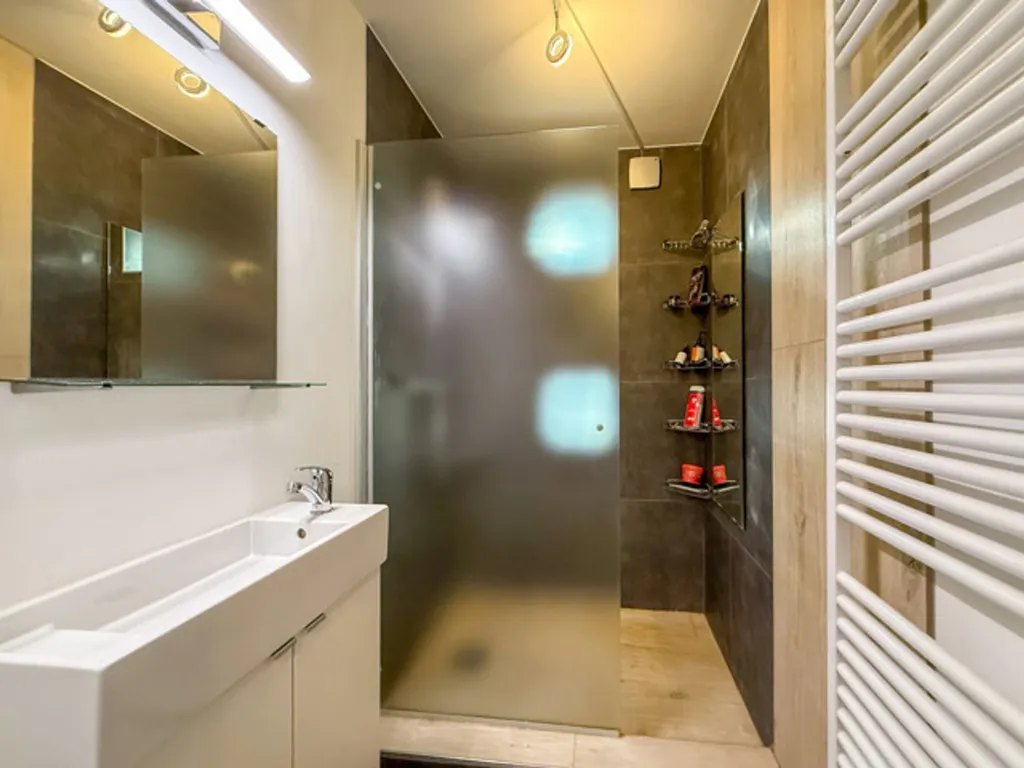 Vannitoad - Bel-étage House with Terrace in Vedrin
