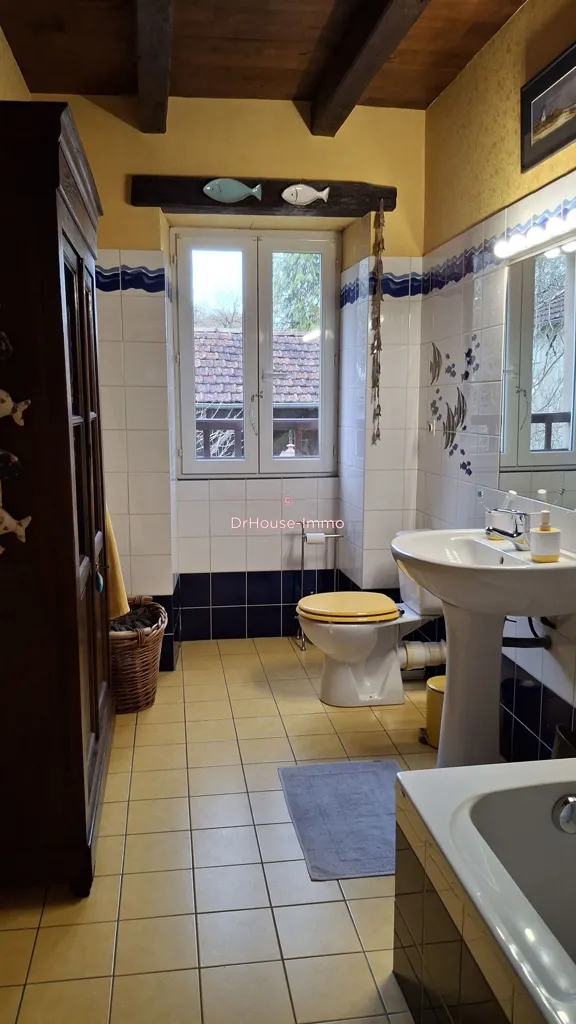 Salles de bain - Maison en Pierre avec Terrain à Brantôme