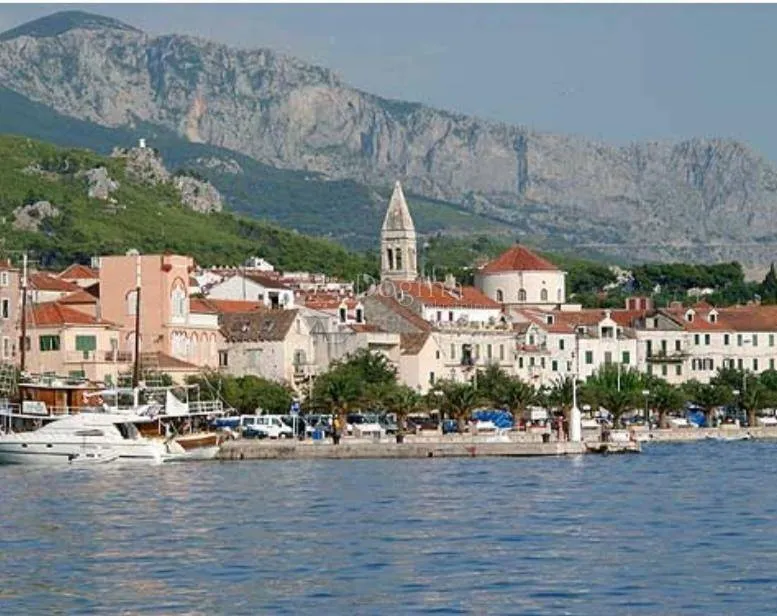 Two-Bedroom Riverfront Apartment in Makarska