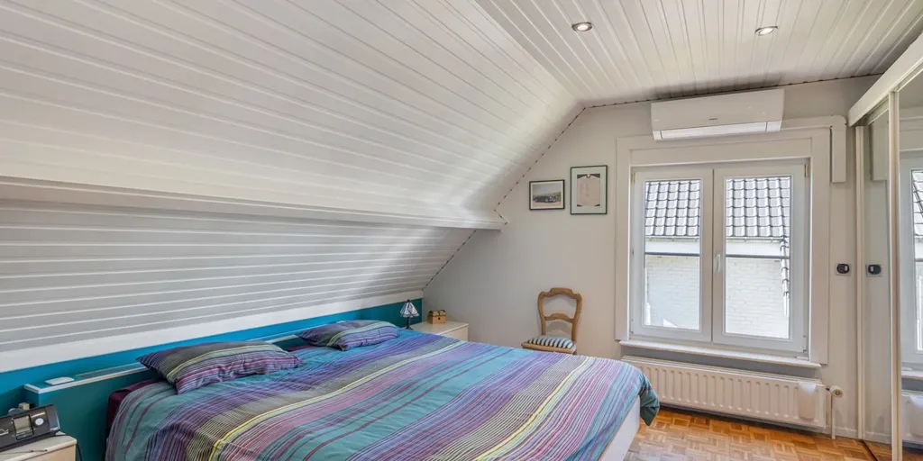 Chambres - Villa Rénovée avec Garage à Erps-Kwerps