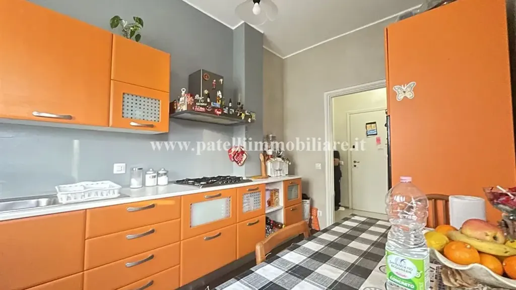 Köök - Rented 3-Bedroom Apartment in Almé