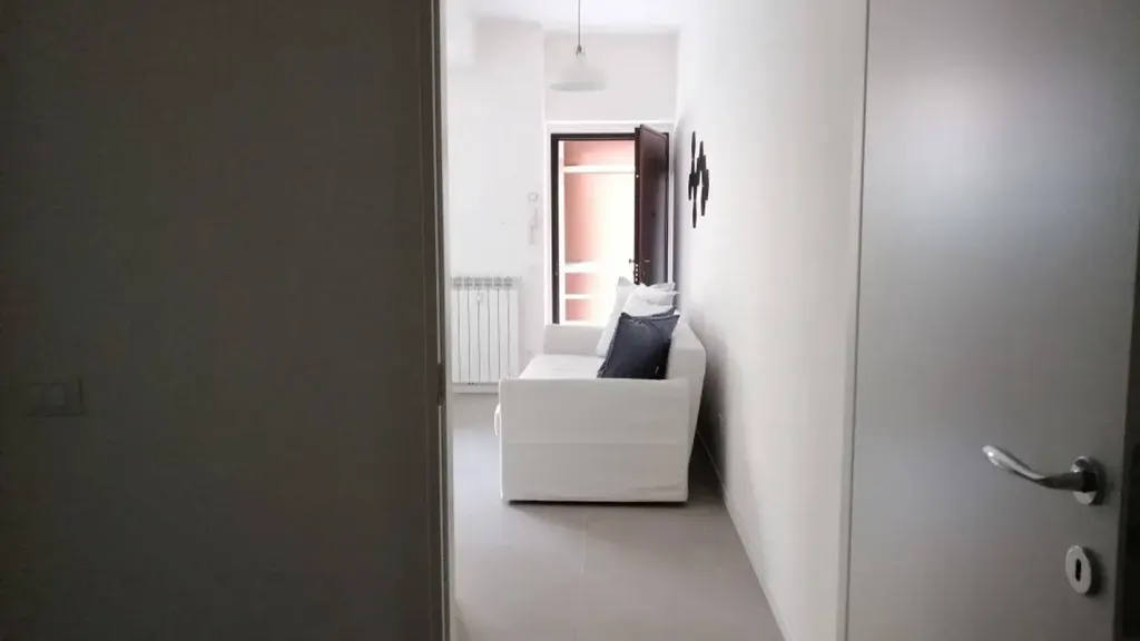 Entrée - Rented Duplex in Industrial Complex, Milan