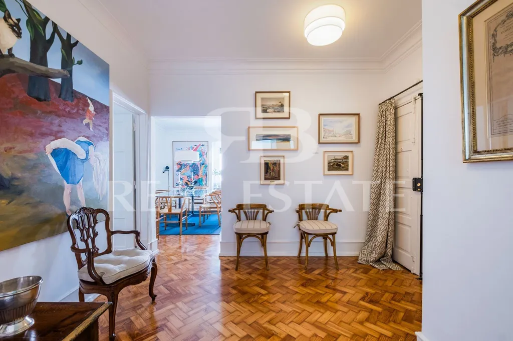Hallway - Renovated Apartment with River View in Restelo