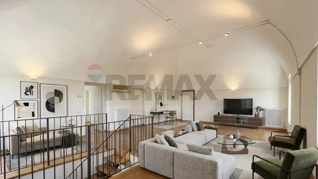 Elutuba - Rustic Duplex with Box in Novellara