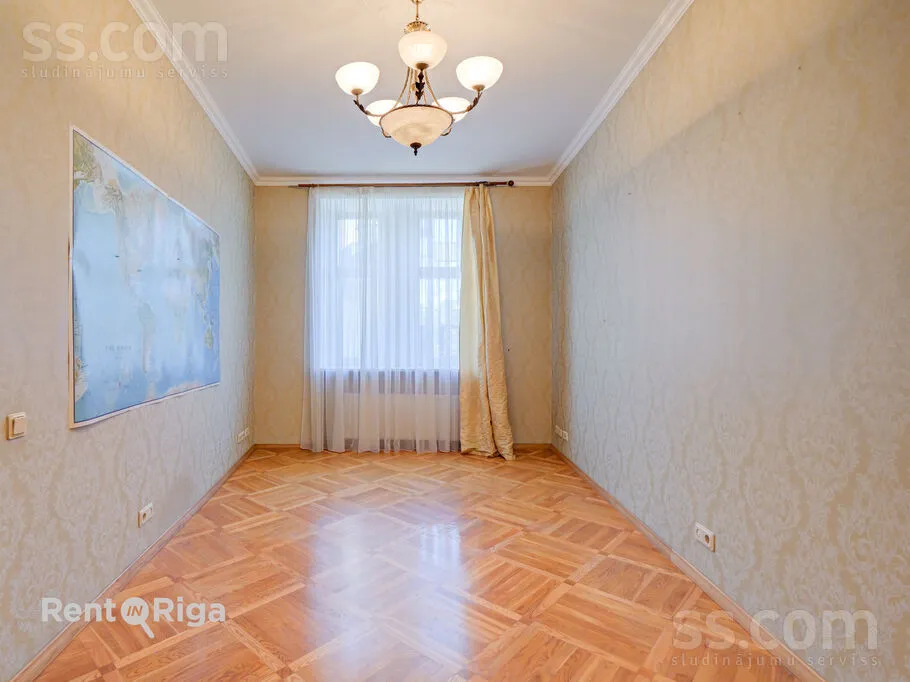 Appartement 4 pièces à Rīga