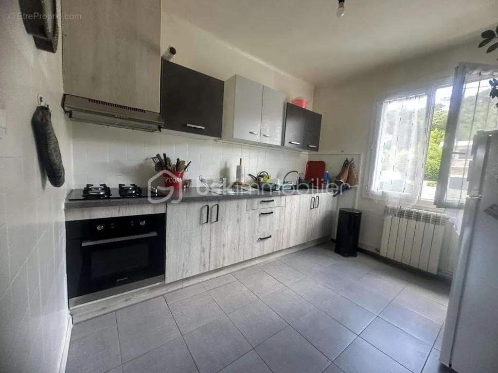 Cucina - Apartment Block with Parking in Saint Martin de Valgalgues