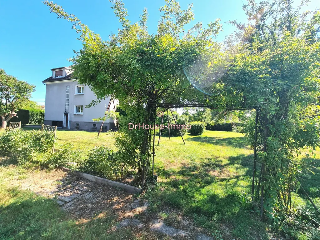 Aed - Spacious House with Extensive Garden in Charmes