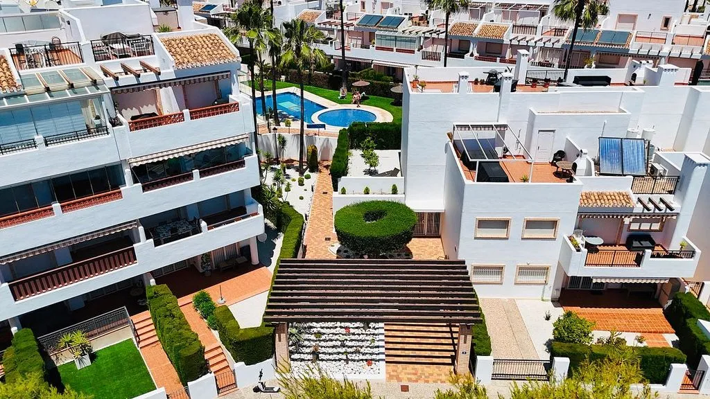 Giardino - 2-Bedroom Apartment with Pool in Orihuela Costa