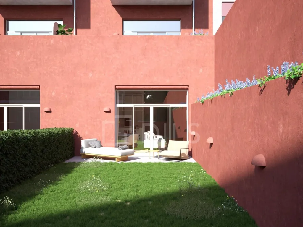 T1 Apartment with Balcony in Porto