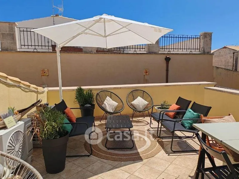 Terrasse - Trilocale with Balcony in Siracusa's Ortigia