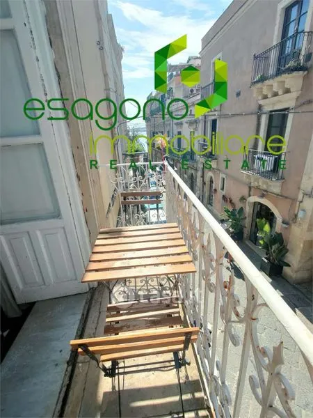 Rõdu - Trilocale with Sea View in Siracusa