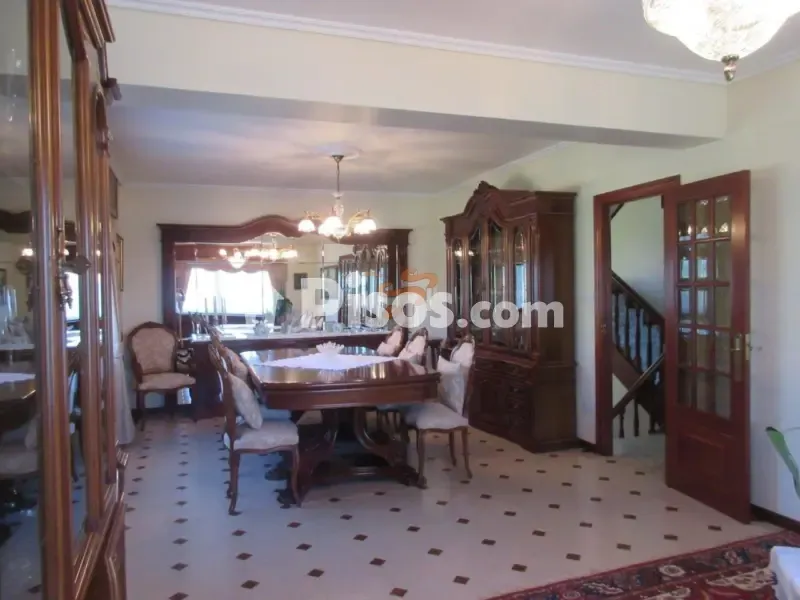 Salle à manger - Three-Storey Chalet with Valley Views in Cabanas