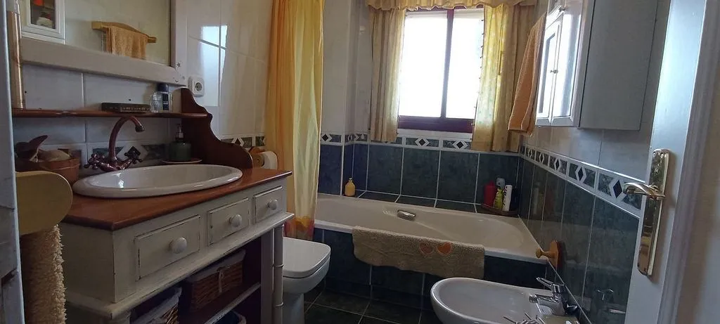 Bathrooms - Chalet with Pool and Terrace in Simancas