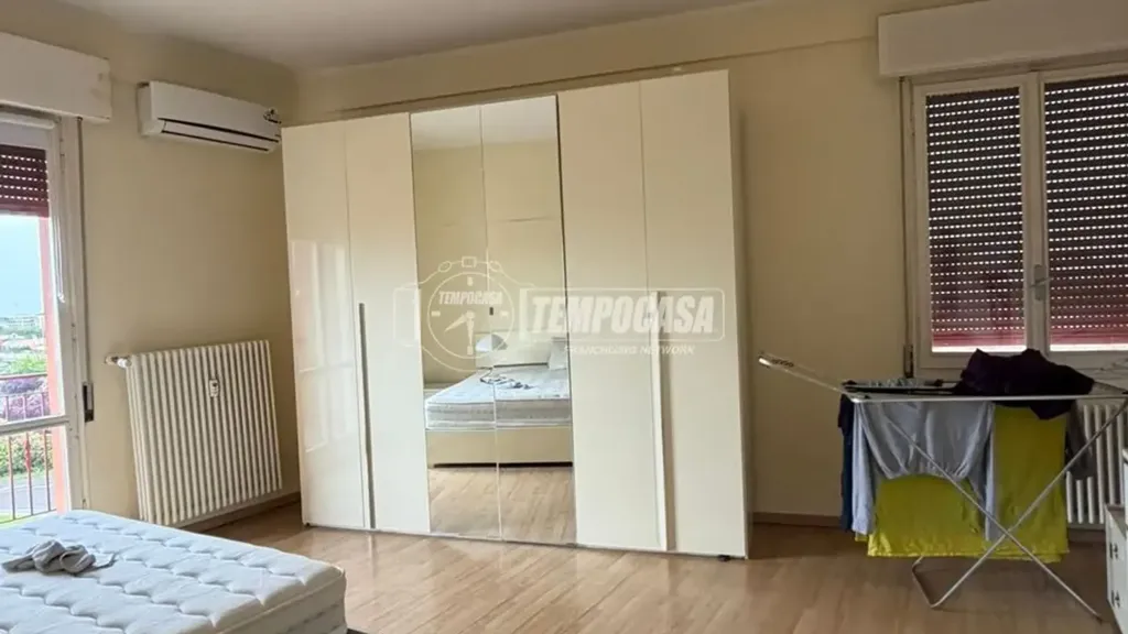 Magamistoad - Spacious Flat with Balcony in Modena