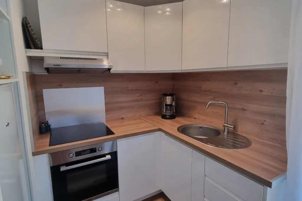 Cuisine - Appartement Refait à Neuf avec Terrasse à Saint-Raphaël