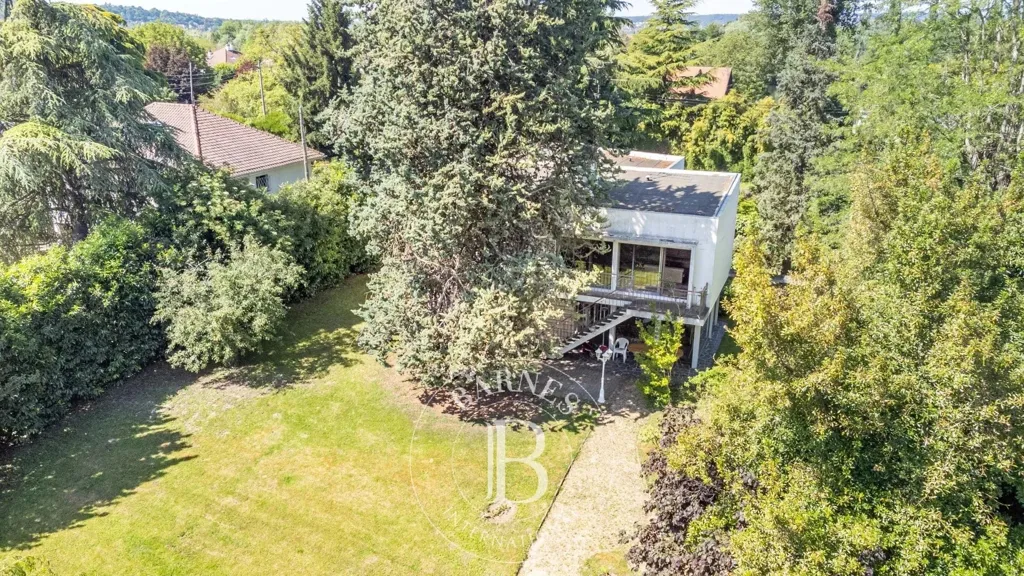 Õhuvaade - Contemporary House by Le Corbusier on Seine, Poissy